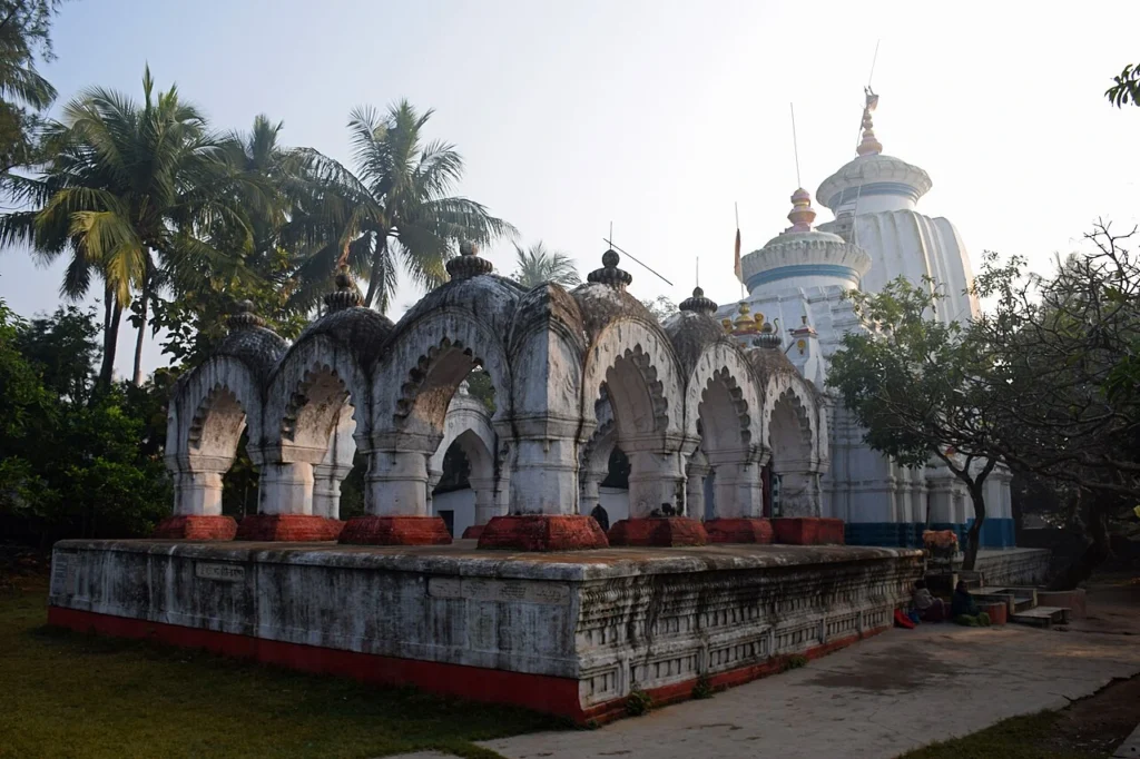 Hatnagar_Shiva_Deul_temple_with_Rasmancha_at_Egra_under_Purba_Medinipur_district_in_West_Bengal Hatnagar Shiva deul with rasmancha
